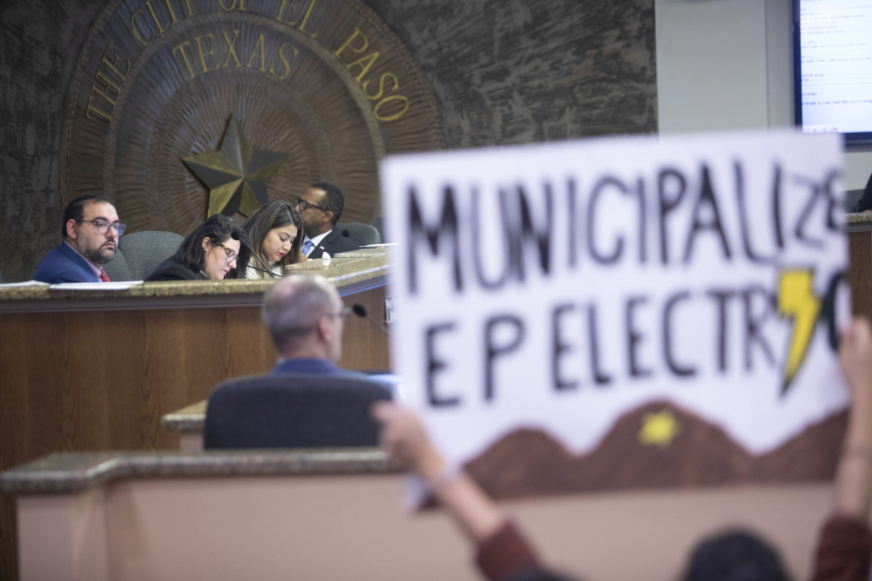 City Council Mulls El Paso Electric Deal